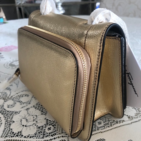 NWT Salvatore Ferragamo Vara Bow Mini Crossbody - Picture 3 of 8